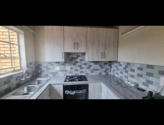 2 BEDROOM TOWNHOUSE FOR SALE IN CELTISDAL